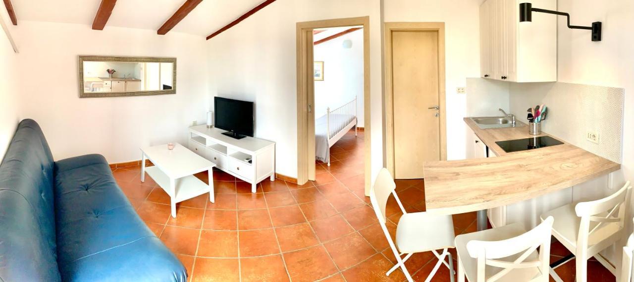 Seaside Apartments Petar Krk Town Bagian luar foto