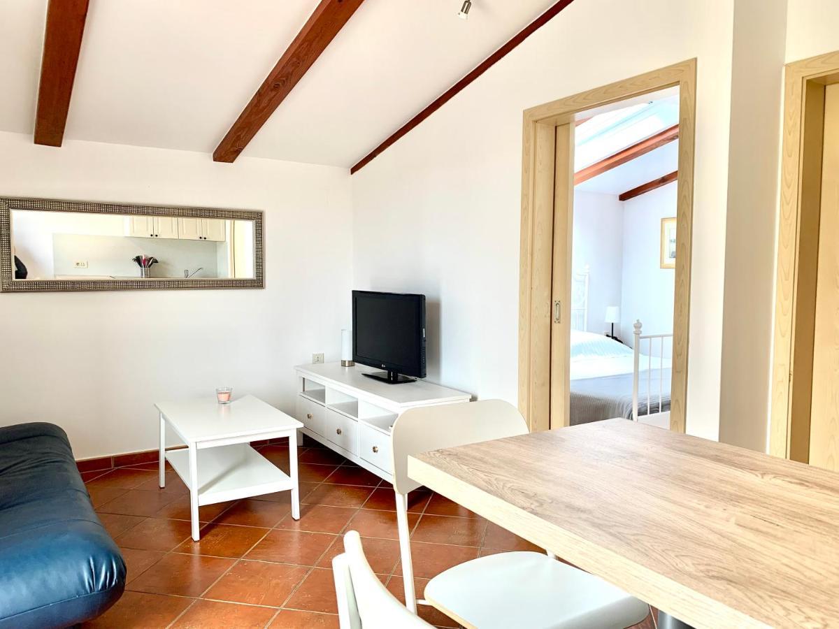 Seaside Apartments Petar Krk Town Bagian luar foto