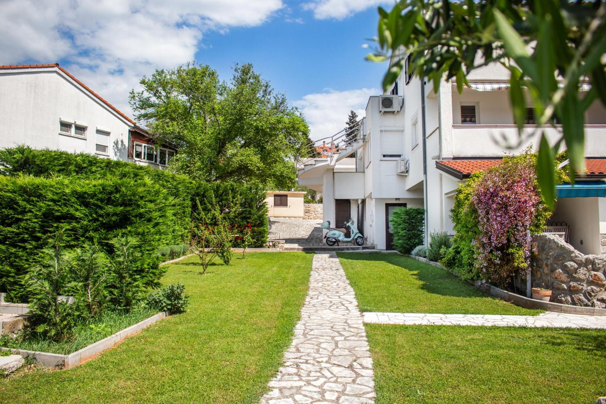 Seaside Apartments Petar Krk Town Bagian luar foto